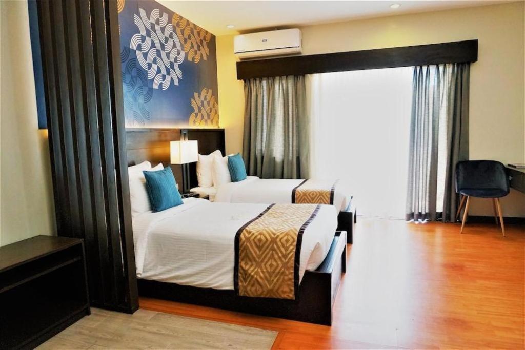 Whitewoods Convention And Leisure Hotel Silang Buitenkant foto