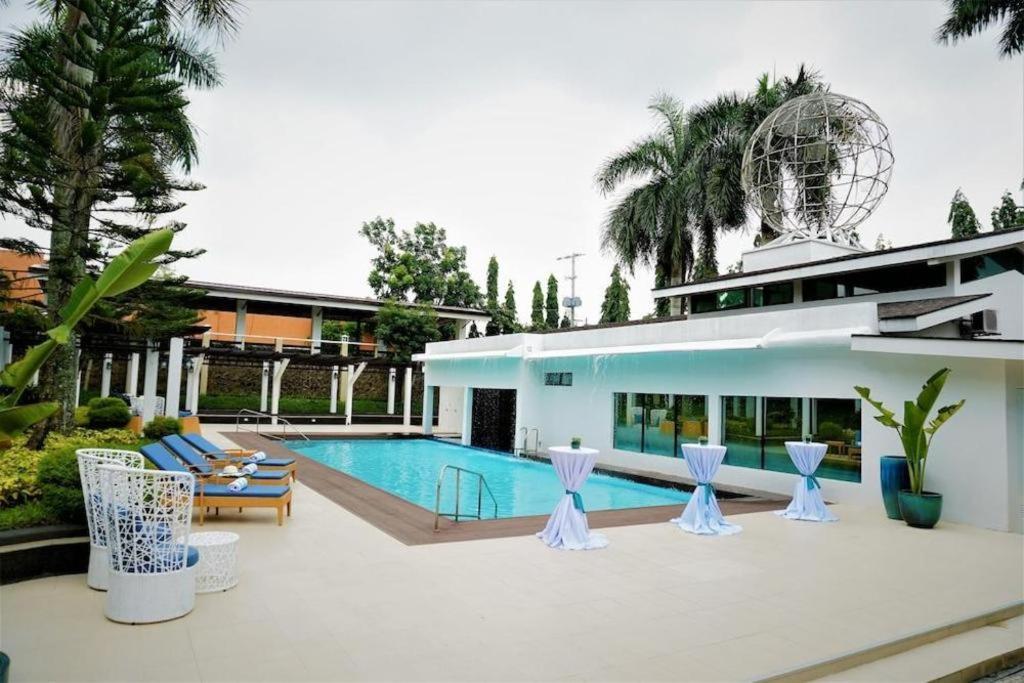 Whitewoods Convention And Leisure Hotel Silang Buitenkant foto