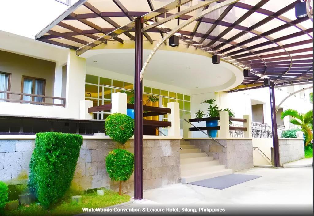 Whitewoods Convention And Leisure Hotel Silang Buitenkant foto