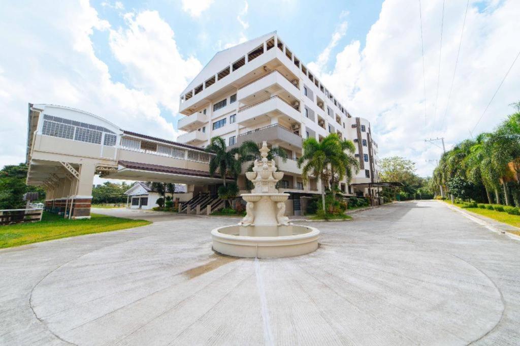 Whitewoods Convention And Leisure Hotel Silang Buitenkant foto